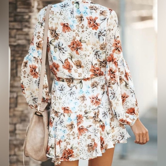 CLARISBELLE 🌺FLORAL PRINT DRESS🌺 L - Picture 2 of 5